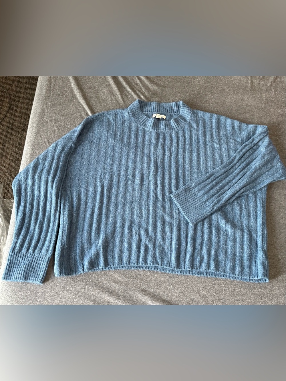 Mock neck crop sweater
